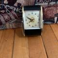 Horloge avec vitre cassé