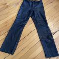 pantalon cuir noir colori gr 12 10$