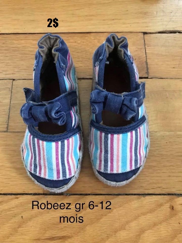 Robeez gr 6-12 mois 2$ 