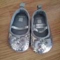Soulier 3-6 mois 2$ 