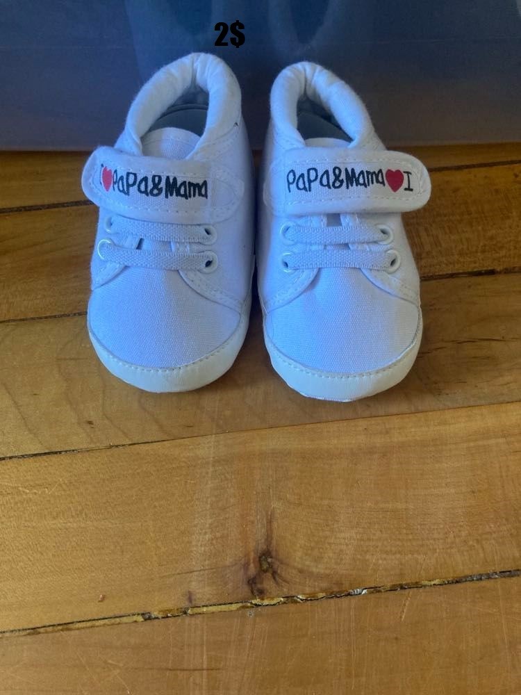 Soulier 6-9 mois 2$ 