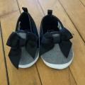 Soulier gr 1  (0-6 mois) 5$ 