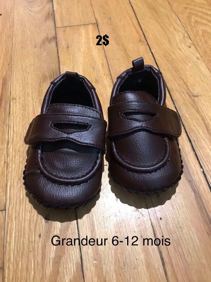 Soulier grandeur 6-12 mois 2$ 
